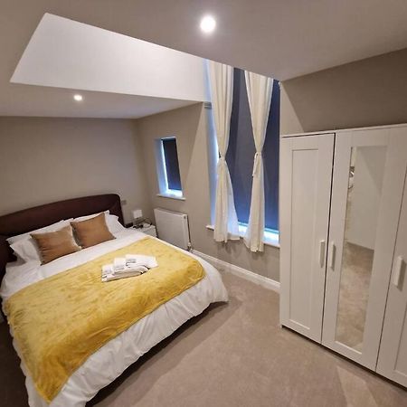 فيلا إدمونتونفي Stunning Newbuilt 3 Bed House Sleeps 9 المظهر الخارجي الصورة